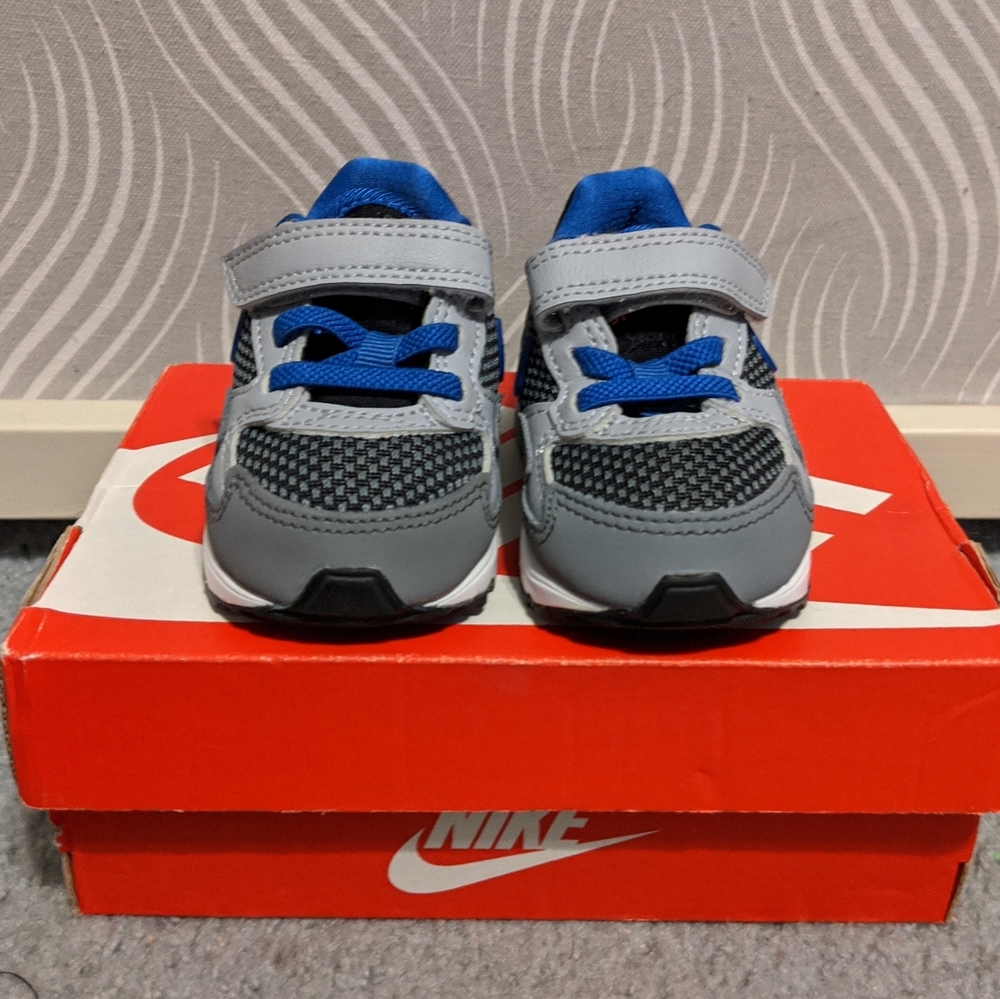 Nike toddler shoes